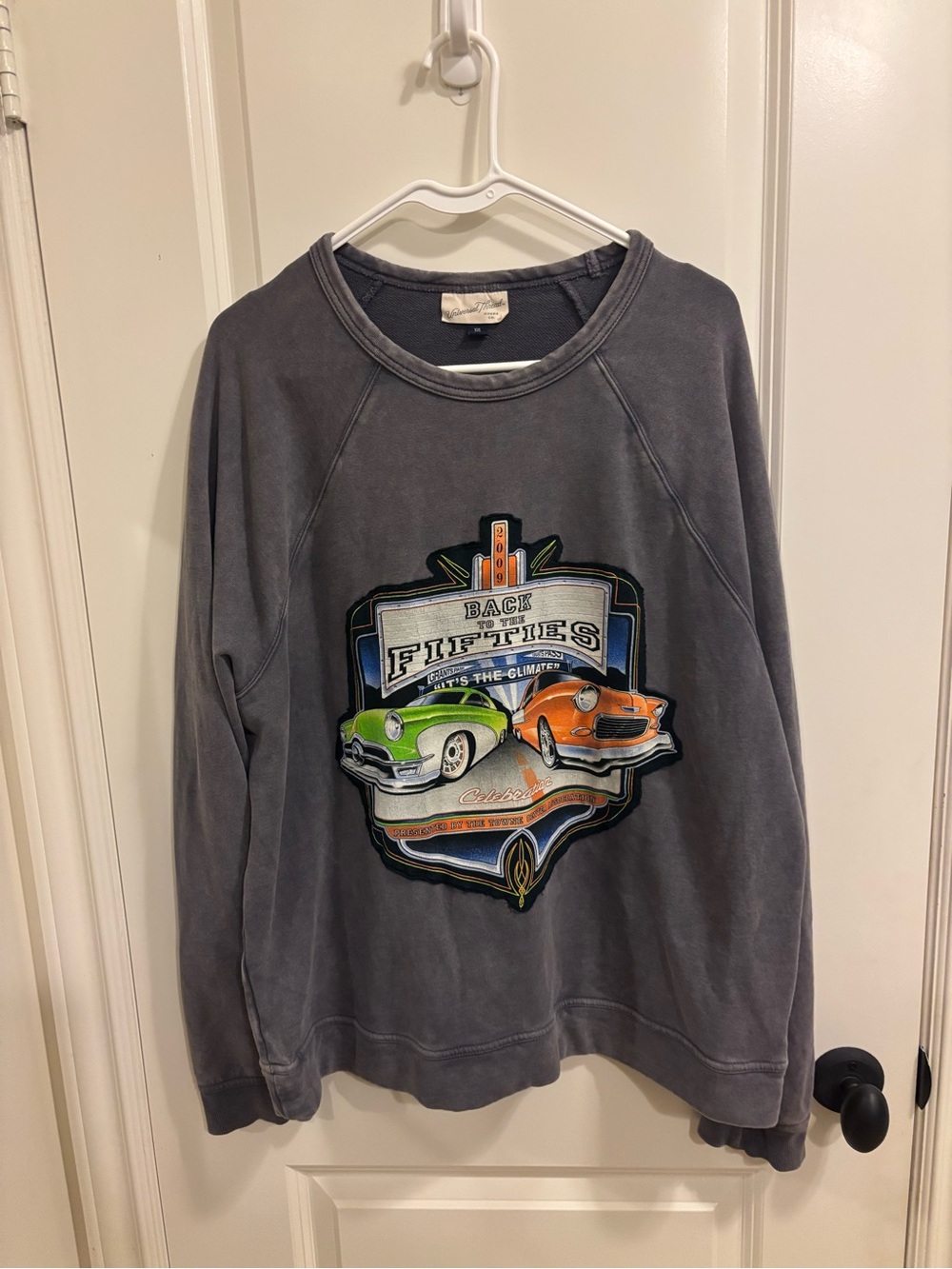Men's 100% Cotton Universal Thread XXL  Graphic Sweatshirt with Vintage Car